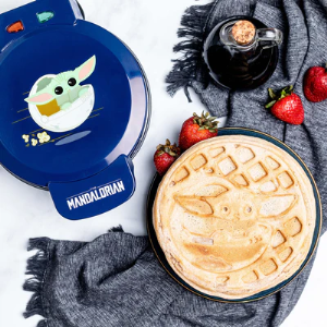 Star Wars The Mandalorian Grogu Waffle Maker ? "The Child" 7" Non-Stick Breakfast Appliance