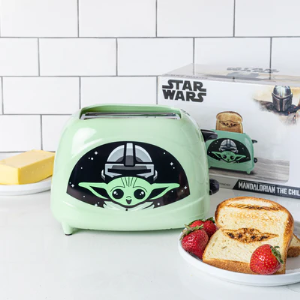 Star Wars The Mandalorian Elite 2-Slice Toaster – Toasts "The Child" & Mando Icons